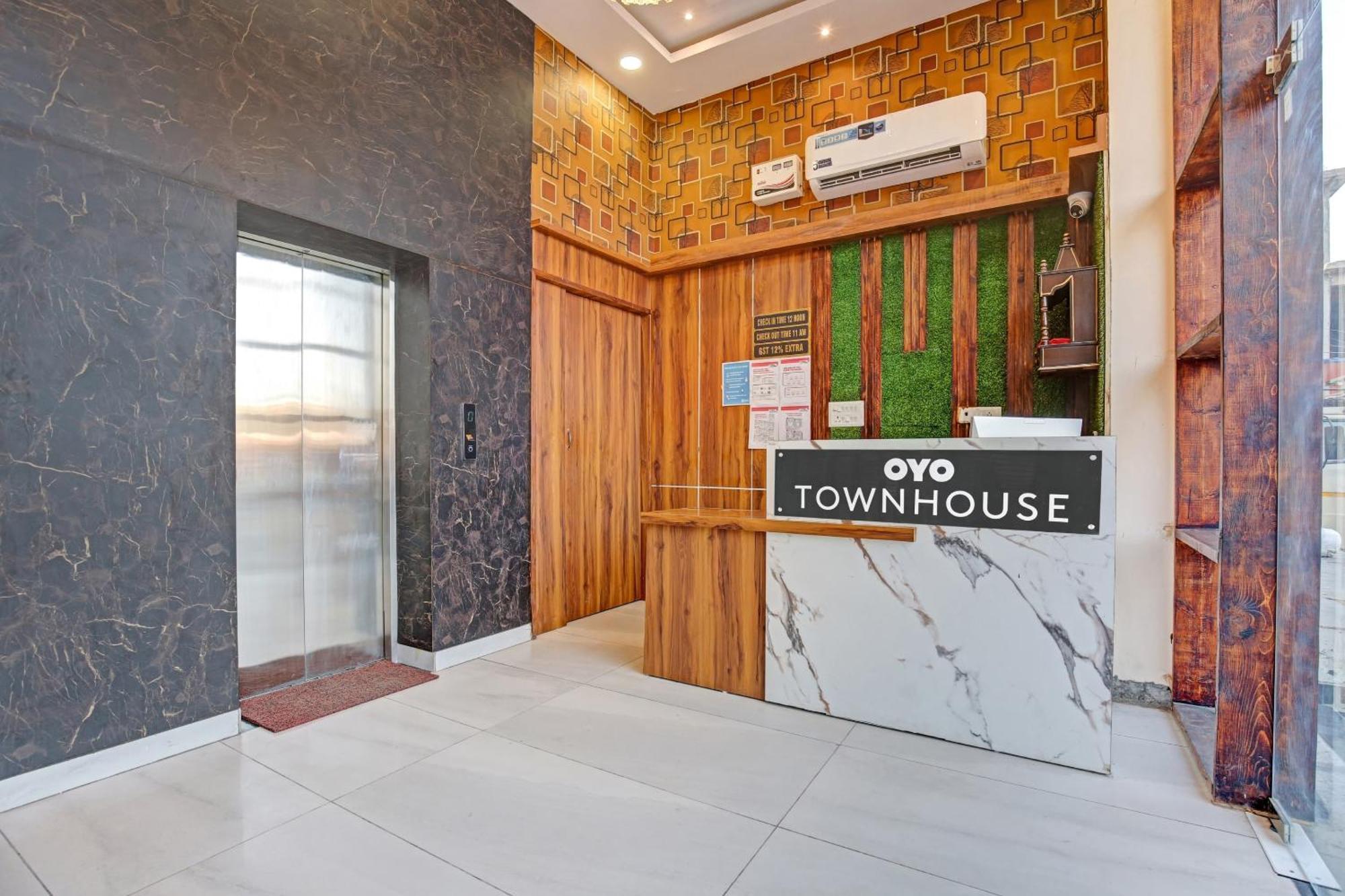 Townhouse Sky Hotel Ludhiana Exterior photo