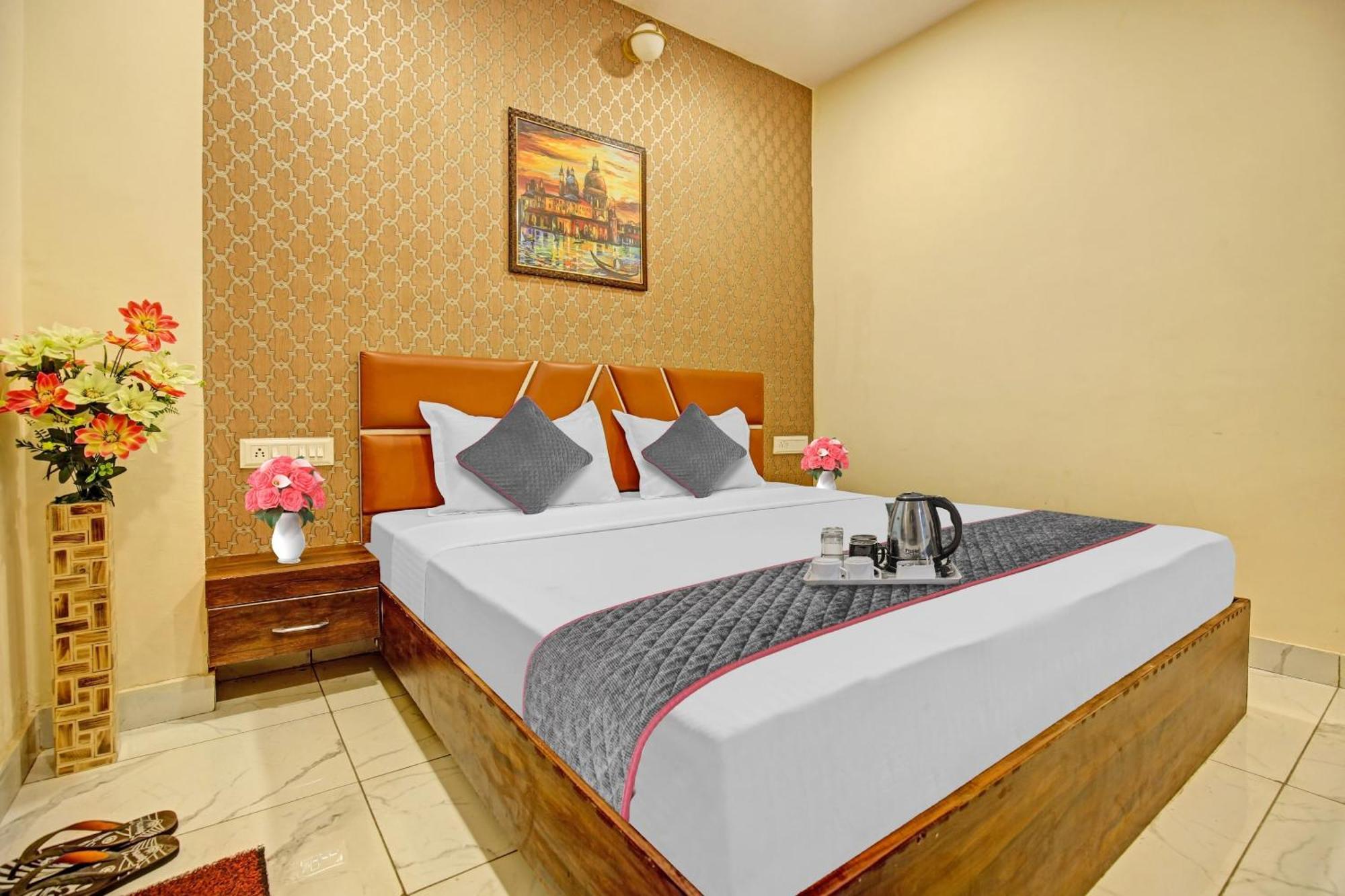 Townhouse Sky Hotel Ludhiana Exterior photo